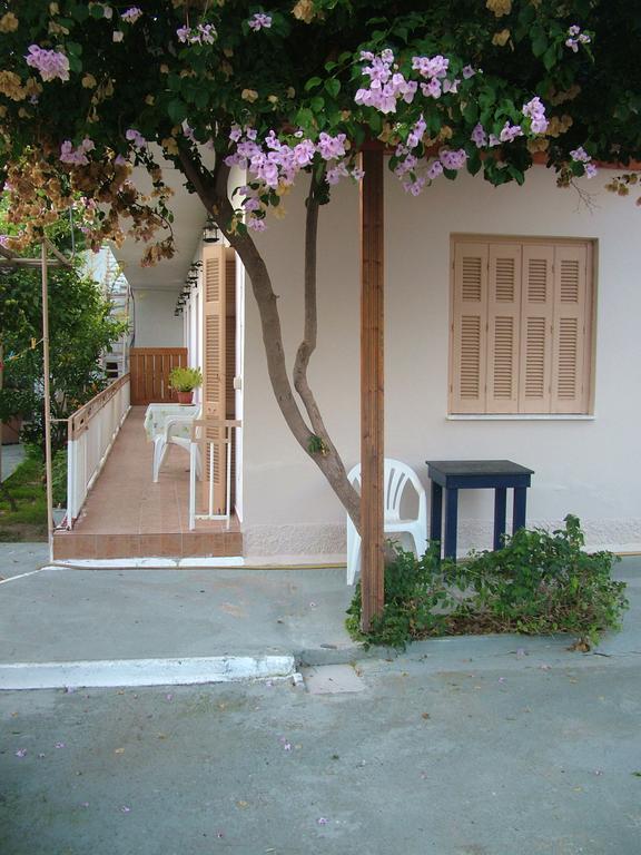 George'S Apartment Agia Marina  客房 照片