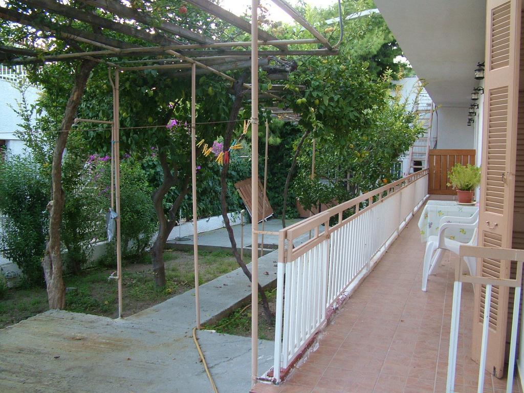 George'S Apartment Agia Marina  客房 照片