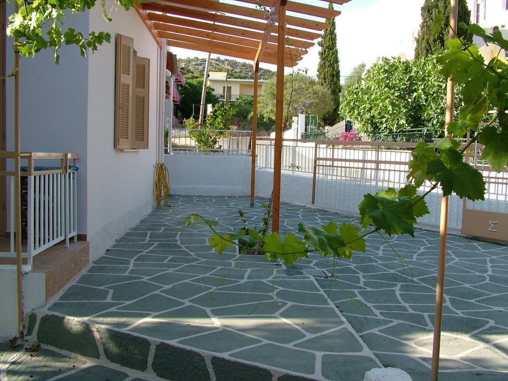 George'S Apartment Agia Marina  客房 照片