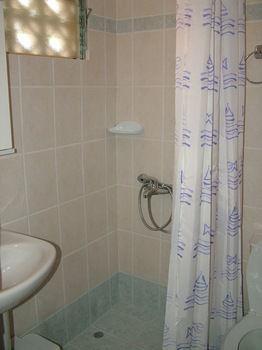 George'S Apartment Agia Marina  外观 照片